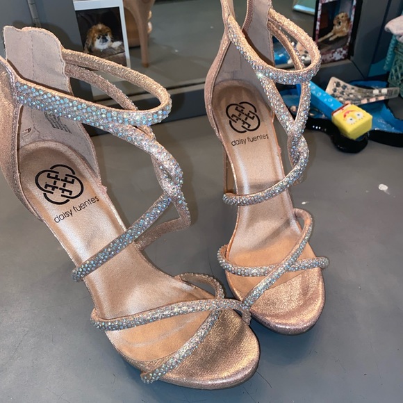 Daisy Fuentes Heels - Picture 5 of 16